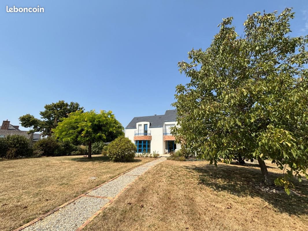 Maison 6 pièces 159 m² · à Saint-Julien-de-Vouvantes · 159 m² · 252 000 €