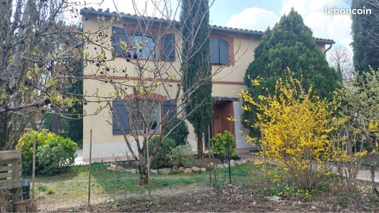 Maison traditionnelle avec un environnement exceptionnel
