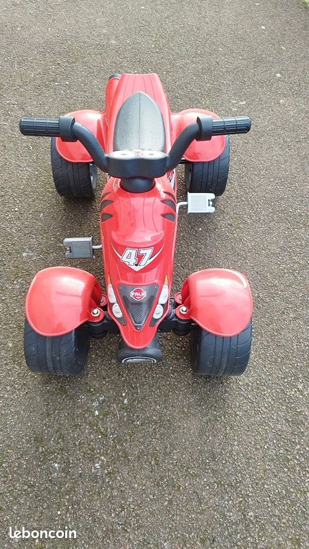Quad a pédales pour enfants neuf (image 1)