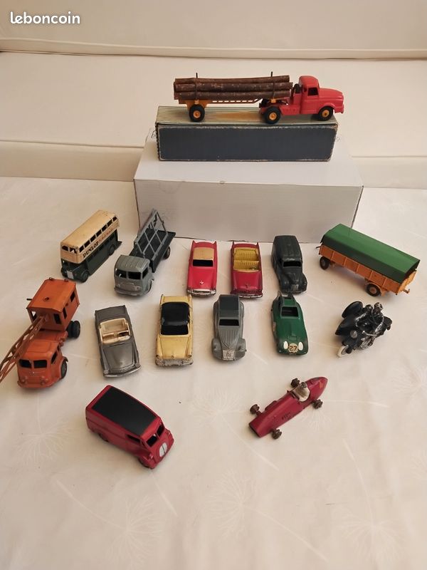 375) voiture Dinky Toys d'origine France : Renault / Ford , au choix