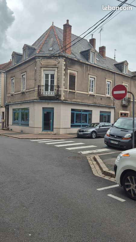 Local commercial 10 pièces 330 m² · à Montceau-les-Mines · 330 m² · 99 990 €