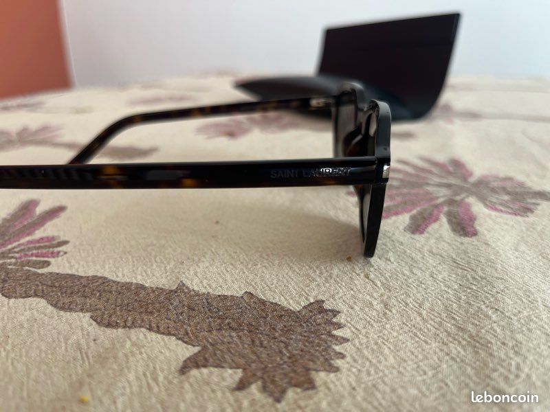 Lunettes solaires Yves Saint Laurent (image 4)
