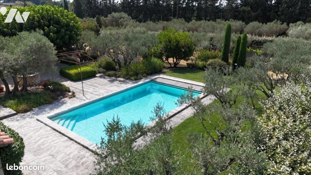 Maison 7 pièces 200 m² · à Paradou · 200 m² · 1 166 000 €