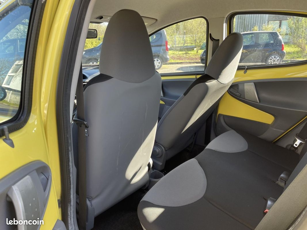Peugeot 107 1.0 12V TRENDY BLUE LION GARANTIE 1 ANS (image 6)