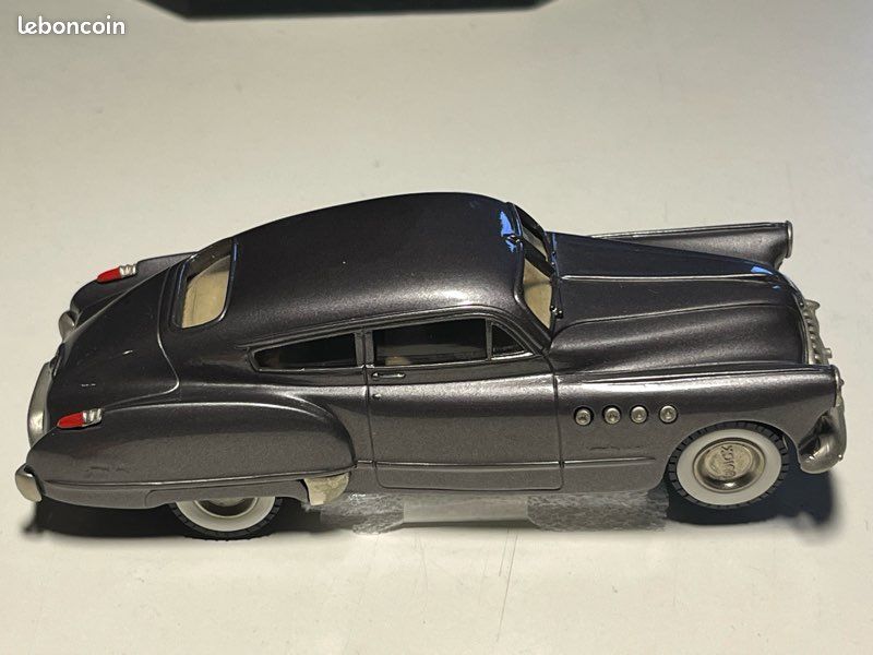EDICOLA 2528005 Echelle 1/43 | BUICK ROADMASTER - TIN TIN AU PAYS DE L