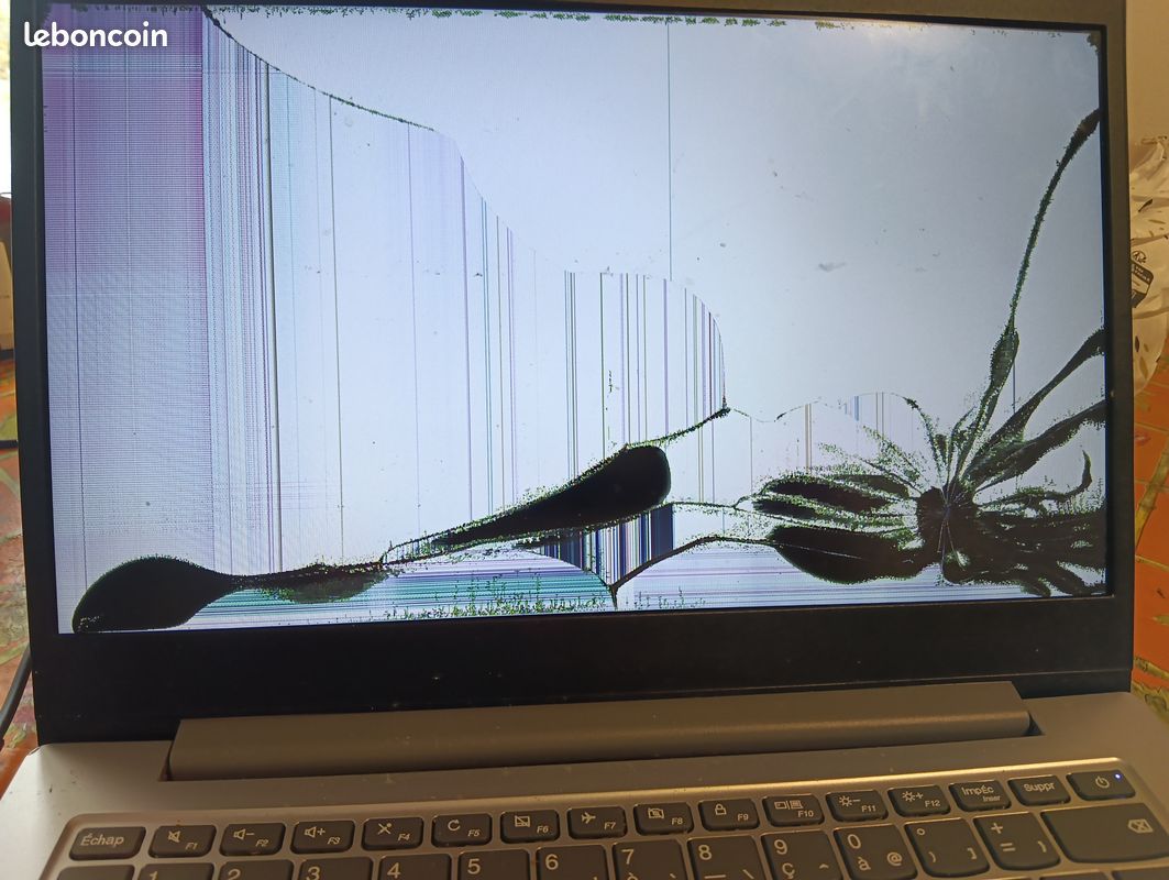 Ordinateur portable Lenovo écran a réparer (image 2)