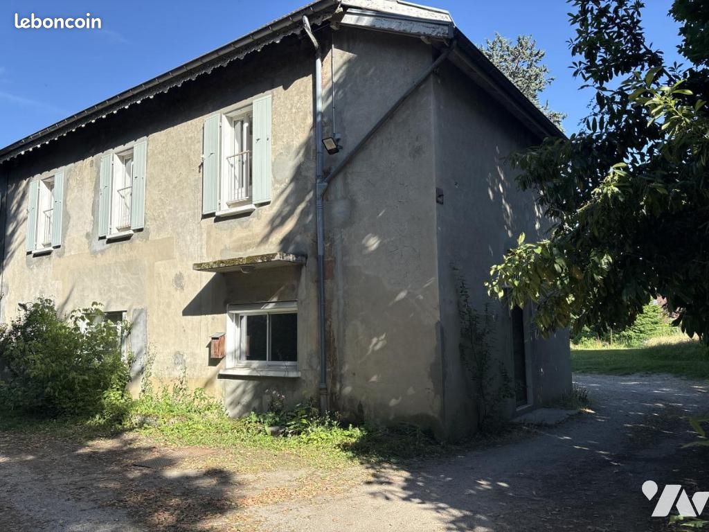 Appartement 6 pièces 163 m² · à Voiron · 163 m² · 270 000 €