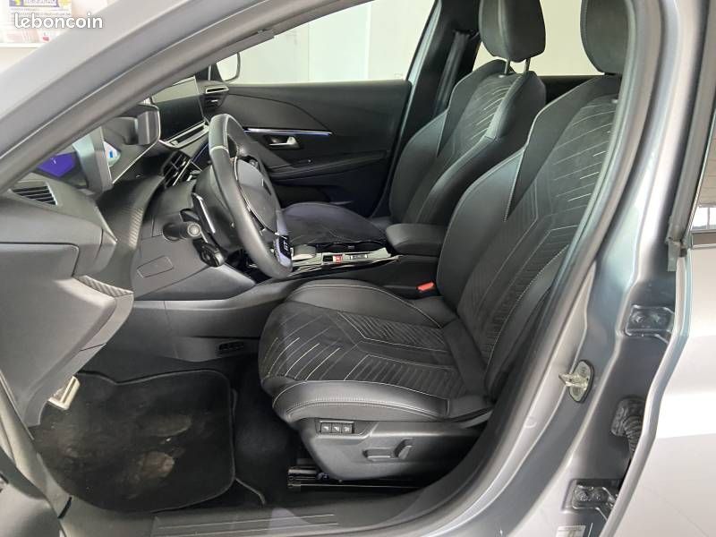 Peugeot 208 Hybrid 136 e-DCS6 GT (image 11)