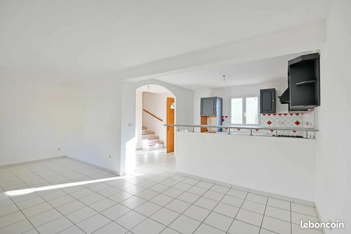 Maison 4 pièces 77 m² · à Saint-Julien-les-Rosiers · 77 m² · 164 900 €