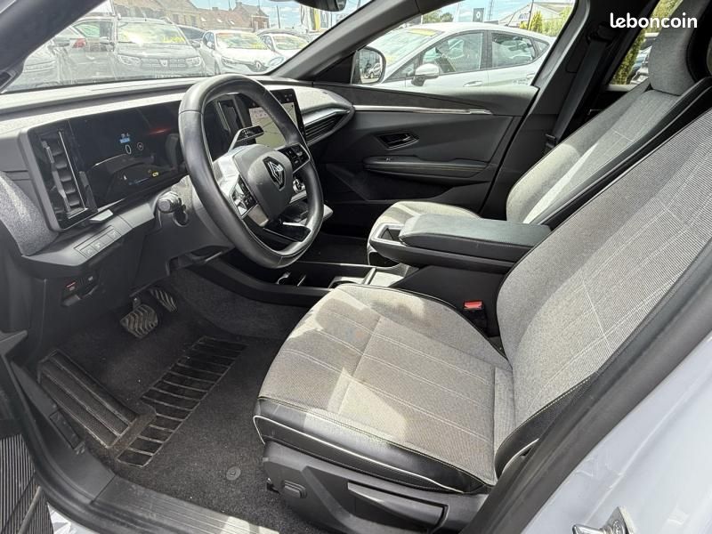 Renault Megane E-Tech Electric EV60 220ch Techno optimum charge (image 4)