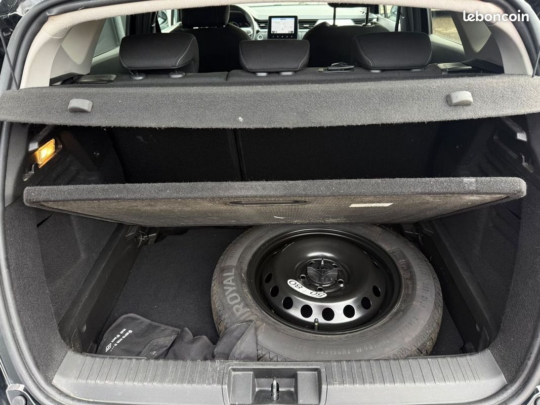 Renault CAPTUR II 1.6 E-TECH HYBRIDE 145CH EVOLUTION (image 11)