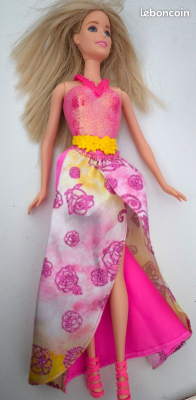 Énorme lot de barbie et figurines (image 11)
