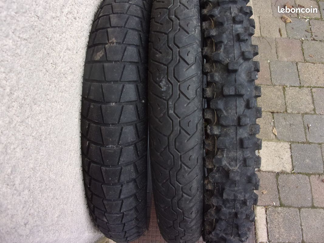 Pneu moto maxxis 90.21 et bridgestone 110.80 (image 1)