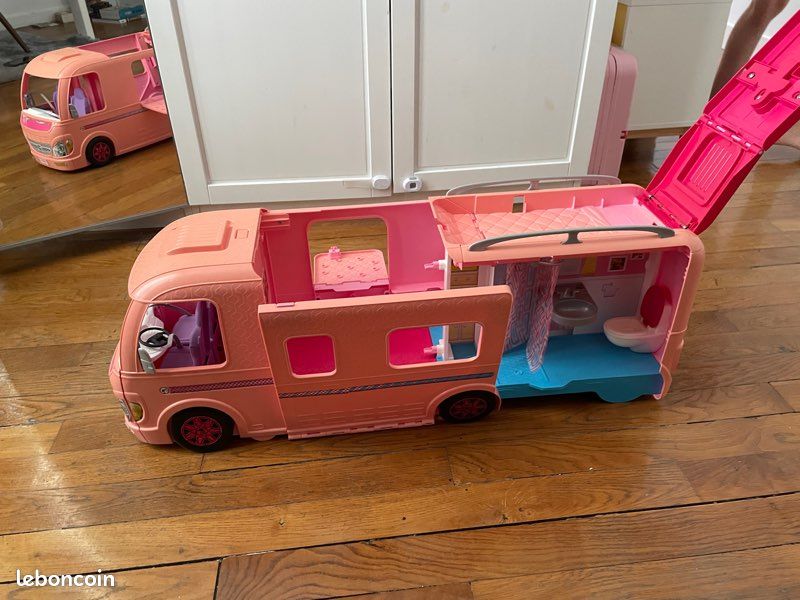 Camping car Barbie (image 1)