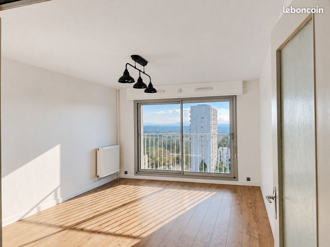 Appartement 3 pièces 70 m² · à Vénissieux · 70,1 m² · 937 €/mois