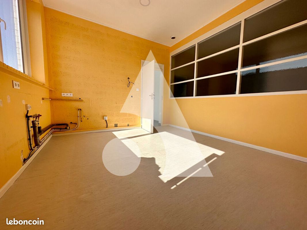 Local 187 m² LONGUENESSE (image 8)