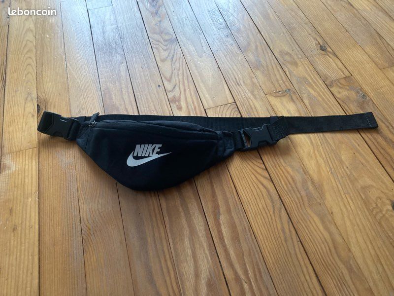 Banane nike neuve (image 1)