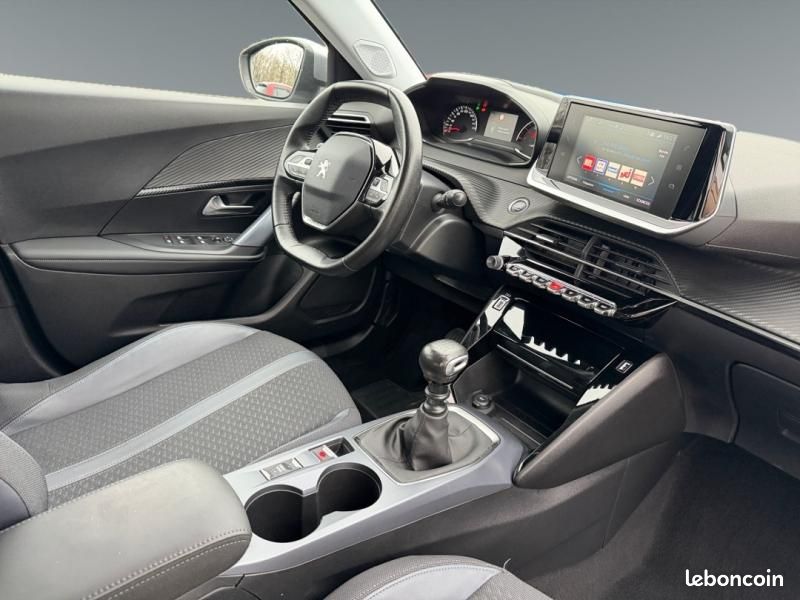 Peugeot 2008 1.2 PureTech 130ch S&S Allure (image 15)