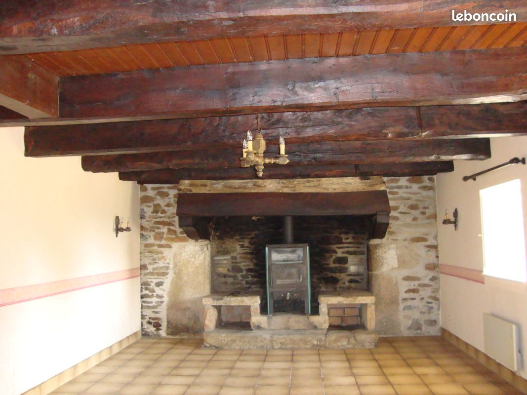 Maison 1 pièce 73 m² · à Loqueffret · 73 m² · 550 €