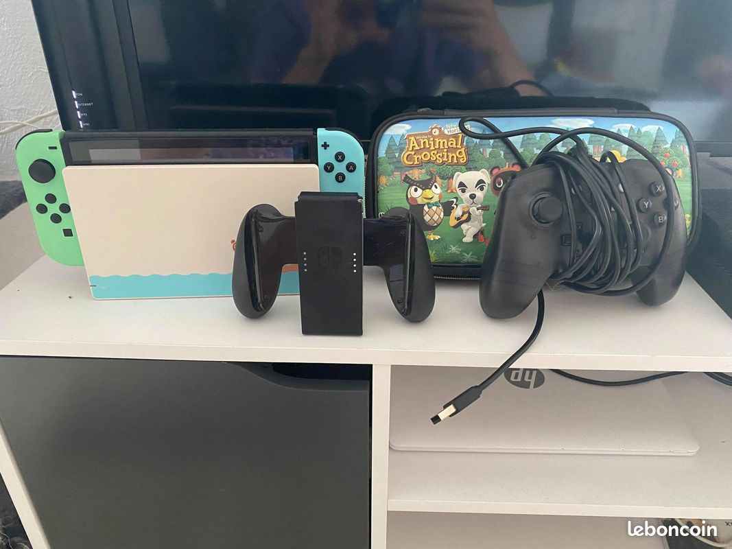 Nintendo Switch Neuf, très peu servie (image 2)
