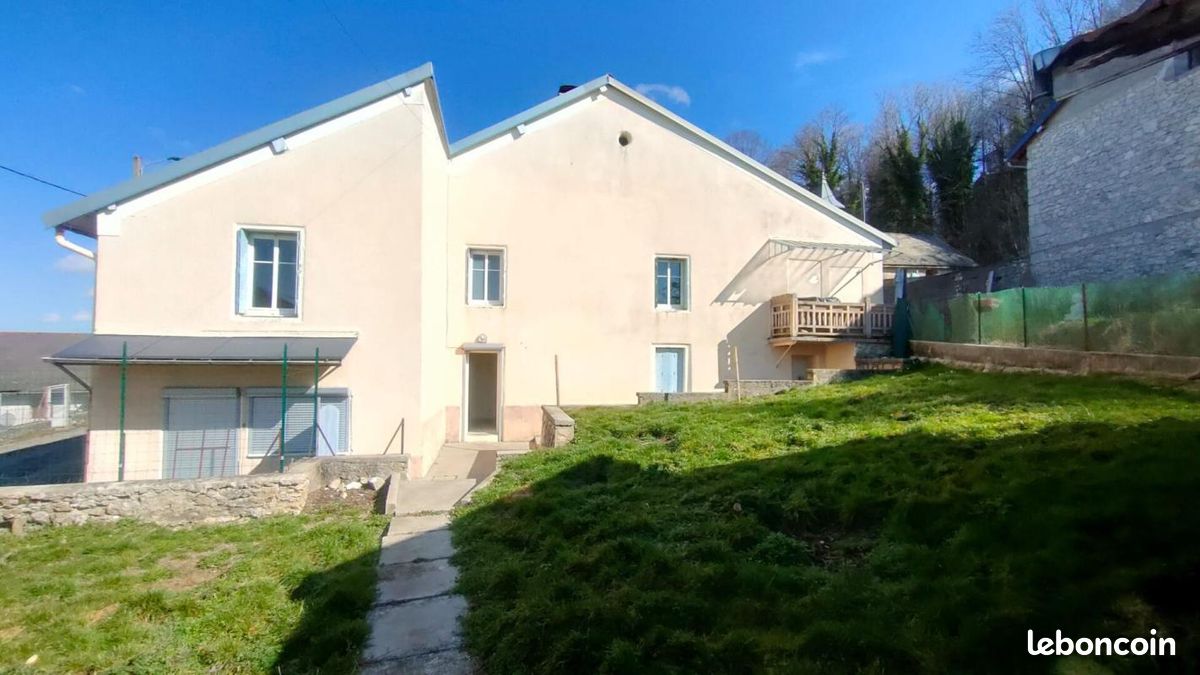 Appartement 5 pièces 104 m² · à Plateau d'Hauteville · 104 m² · 650 €
