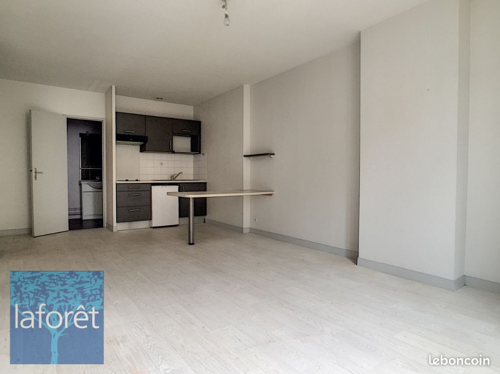 Appartement 2 pièces 42 m² · à Fougères · 42 m² · 350 €/mois