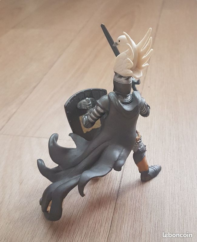Figurine Chevalier Moyen-âge (épée, bouclier, cape, casque cygne) (image 2)