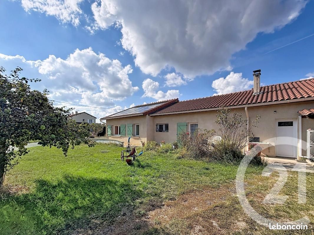 Maison 4 pièces 114 m² · à Sanssac-l'Église · 114 m² · 239 900 €