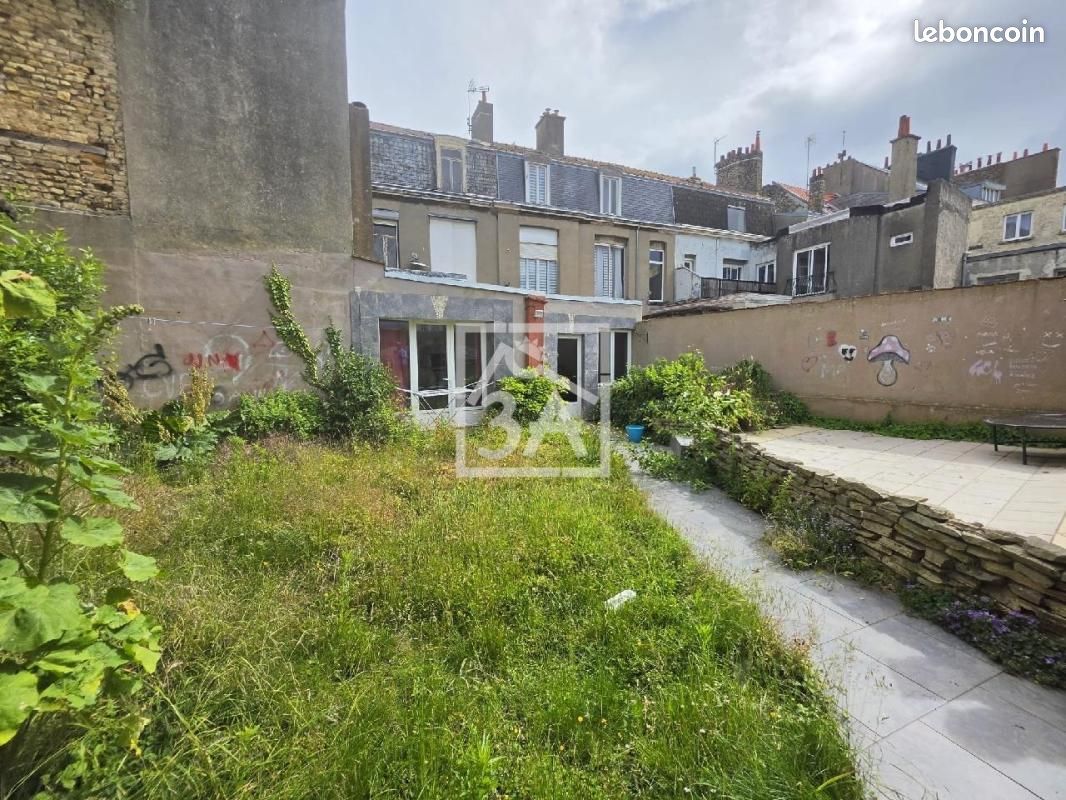Immeuble 7 pièces 216 m² · à Calais · 216 m² · 179 520 €
