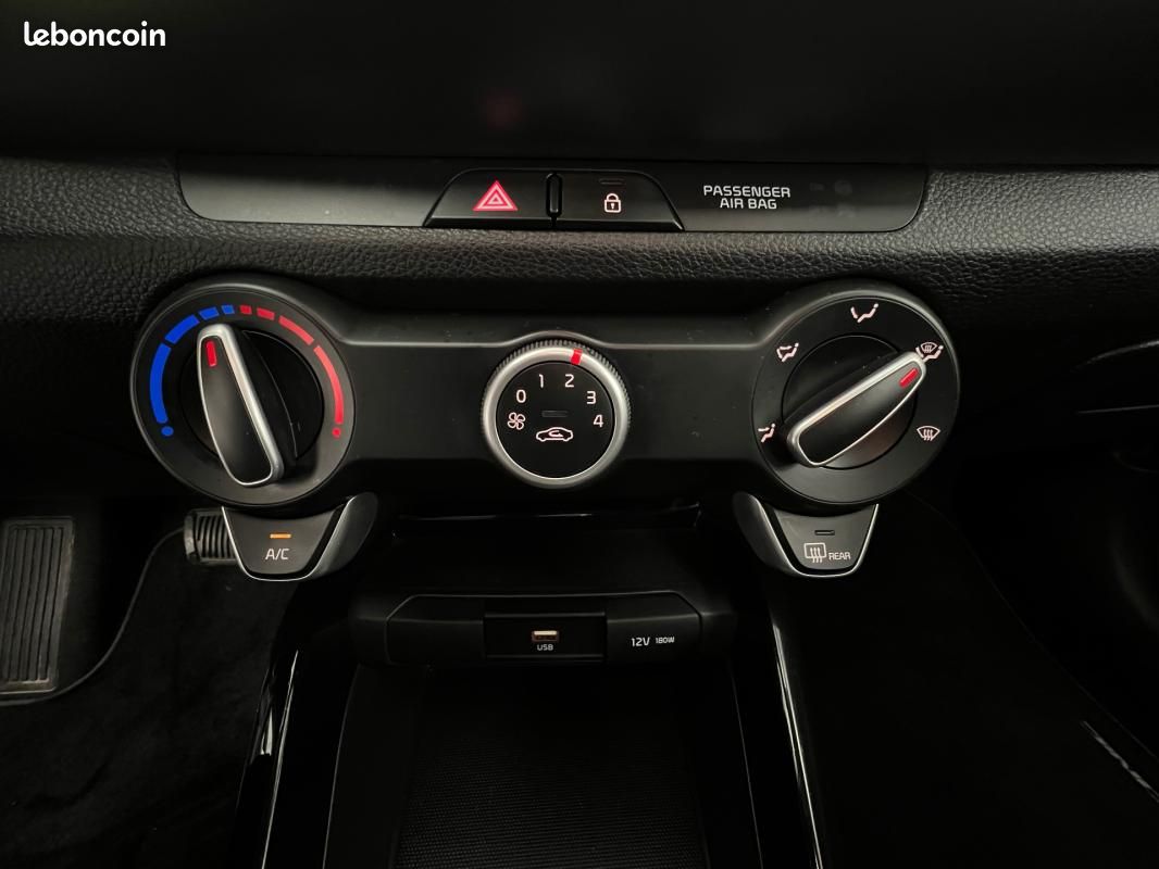 Kia Stonic 1.0 T-GDi 100 ch MHEV DCT7 Active (image 14)