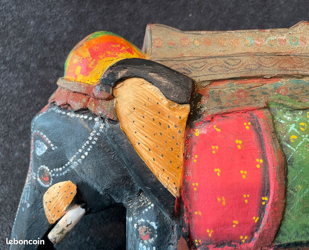 Eléphant harnaché bois sculpté et peint Inde (image 3)