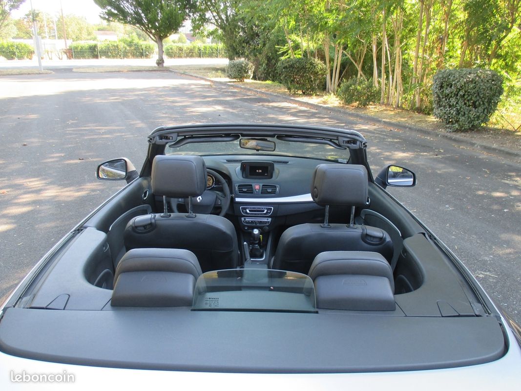 Renault MEGANE III CC 1.5 DCI 110CH FAP DYNAMIQUE ECO² (image 17)