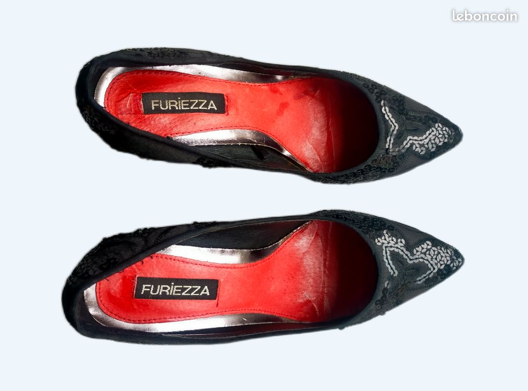 Chaussures chic talons aiguilles et paillettes noires (image 1)