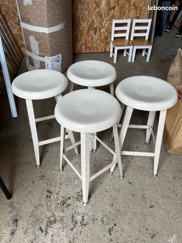 Tabouret métallique (image 2)
