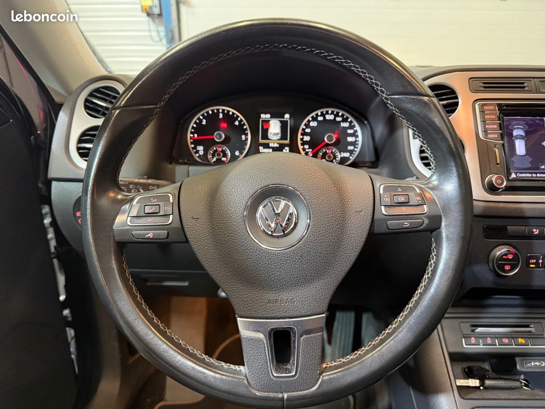 VOLKSWAGEN TIGUAN 2.0 TDI 110 FAP BlueMotion Technology Série Spéciale Lounge / COURROIE DE DISTRIBUTION A JOUR (image 15)
