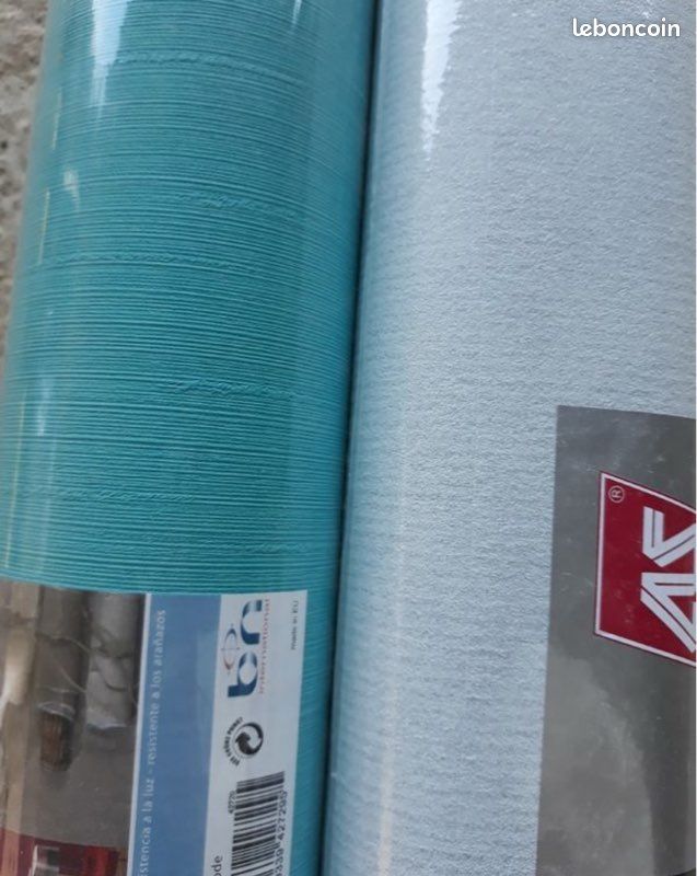 Deux rouleaux de papier peint bleu (image 2)