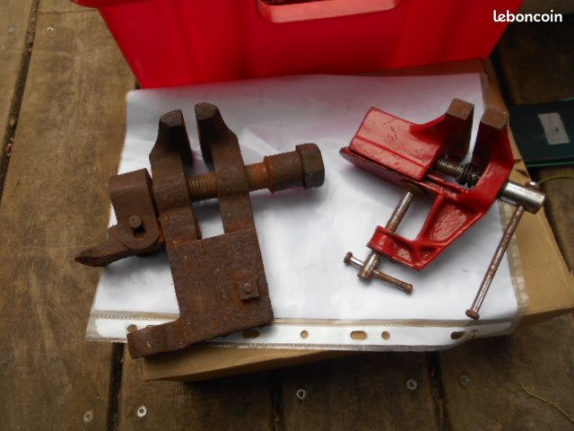 2 etaux (petit) (image 1)