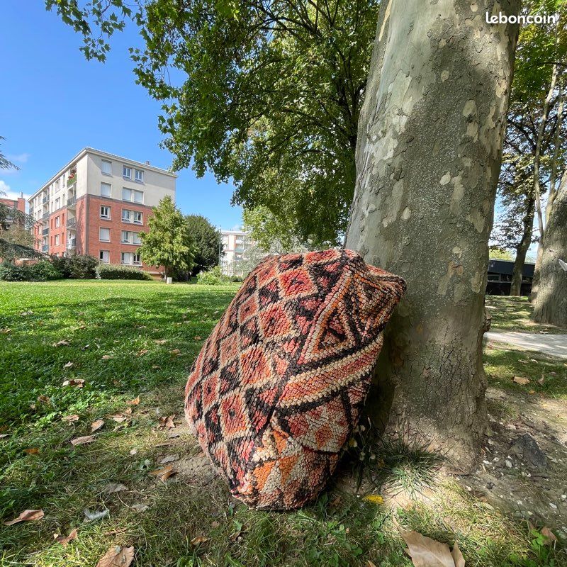 Magnifique pouf berbère en laine fait main (image 3)