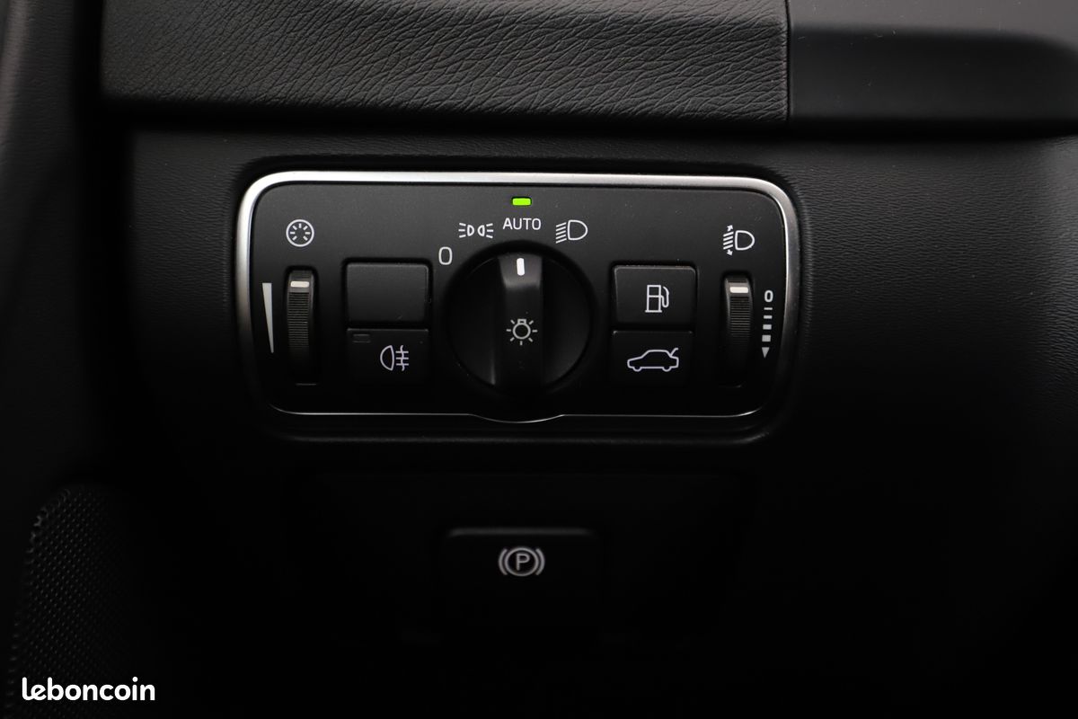Volvo V60 2.0 D4 Momentum Geartronic 8 190 ch (image 24)