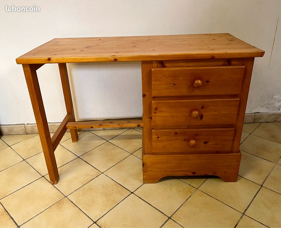 Bureau en bois (image 1)