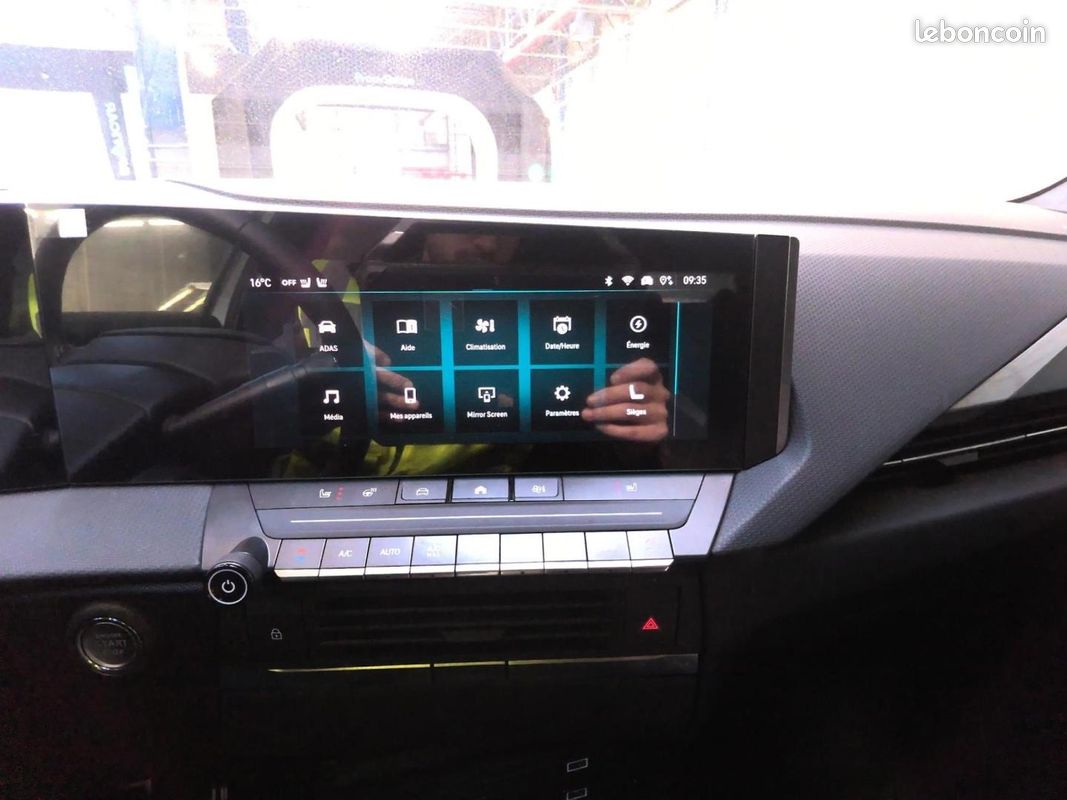 Opel Astra 1.6 Turbo 225ch Hybrid GSe BVA8 / CHARGEUR 7.4KW + CAR PLAY (image 6)