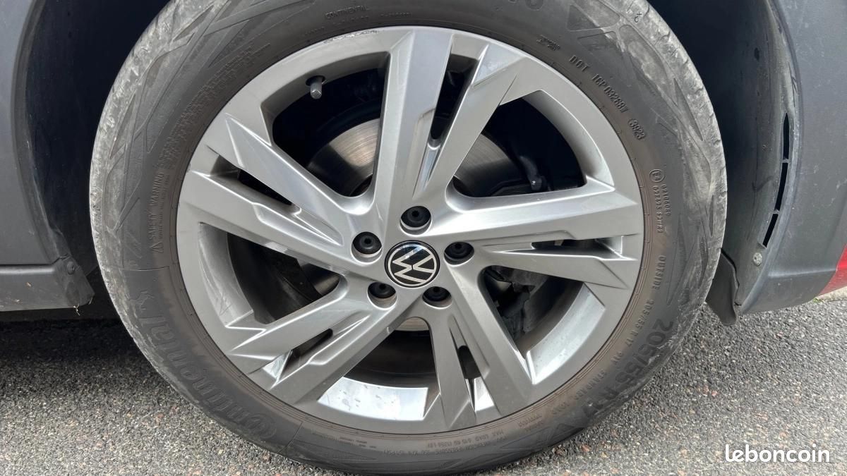 Volkswagen Taigo 1.0 TSI 110 DSG-7 R-Line / Digital Cockpit et caméra de recul (image 28)