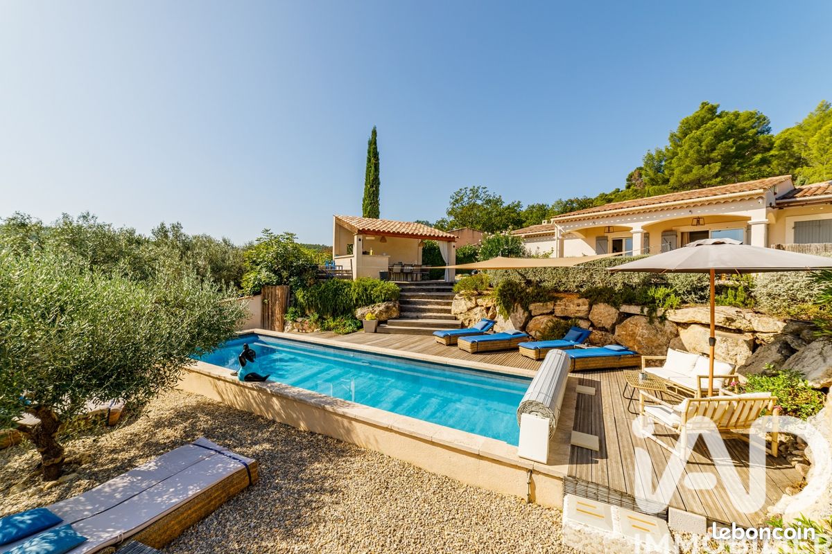 Maison 7 pièces 240 m² · à Callas · 240 m² · 1 135 000 €