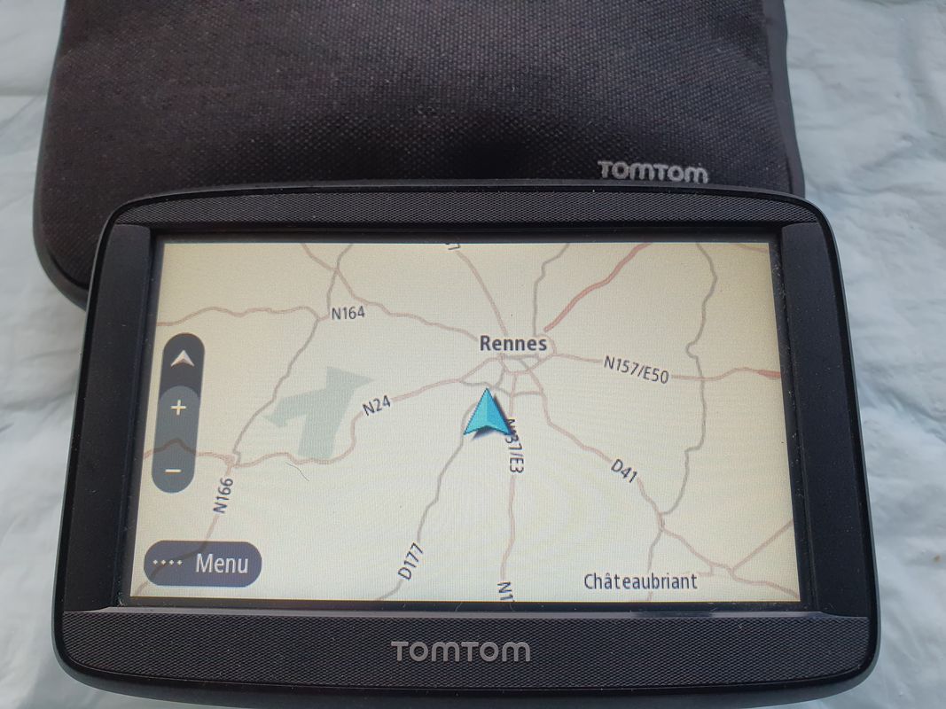 TOMTOM START42 - GPS voiture écran tactile 4.3 - 14,4x9x2,2cm