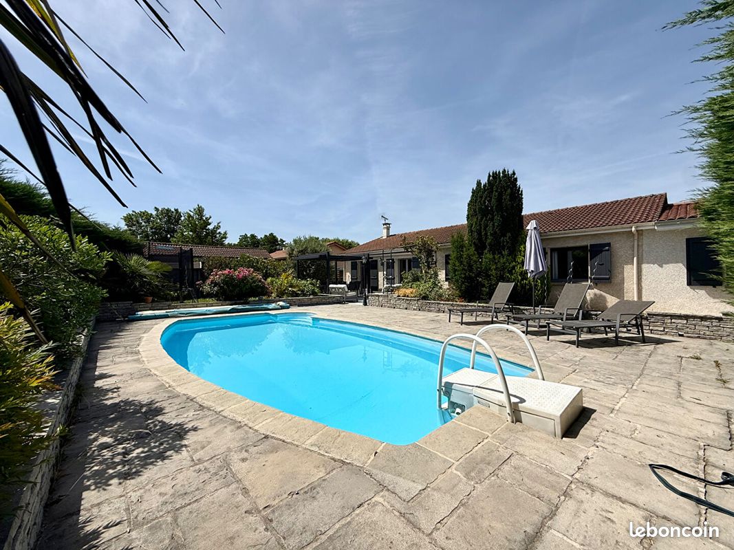 Maison 5 pièces 117 m² · à La Boisse · 117 m² · 446 000 €