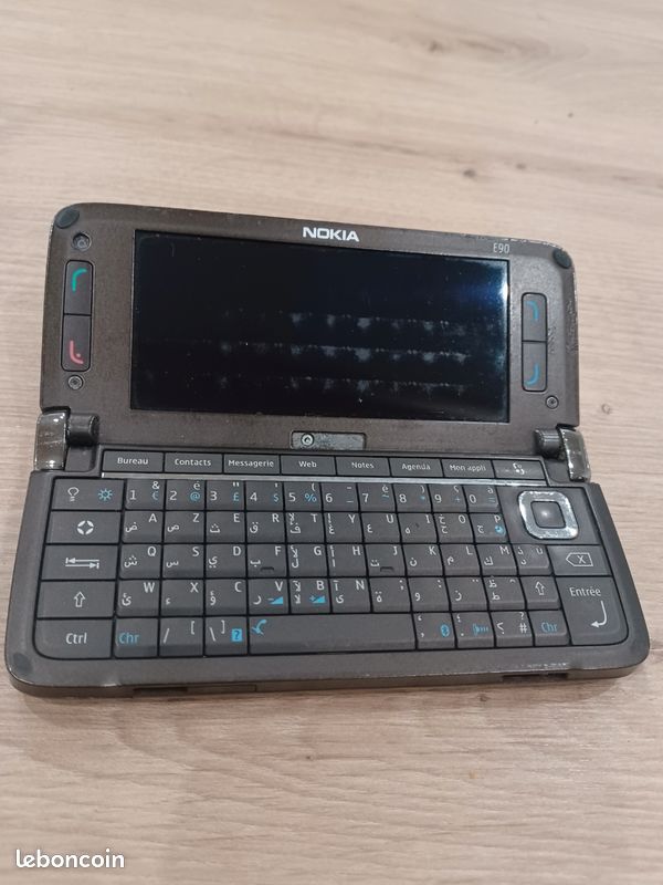 Nokia E90 Communicator - Marron - Débloqué Tout Opérateur - Bon état