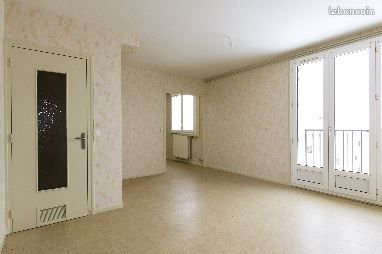 Appartement 5 pièces 80 m² · à Aigurande · 80 m² · 513 €