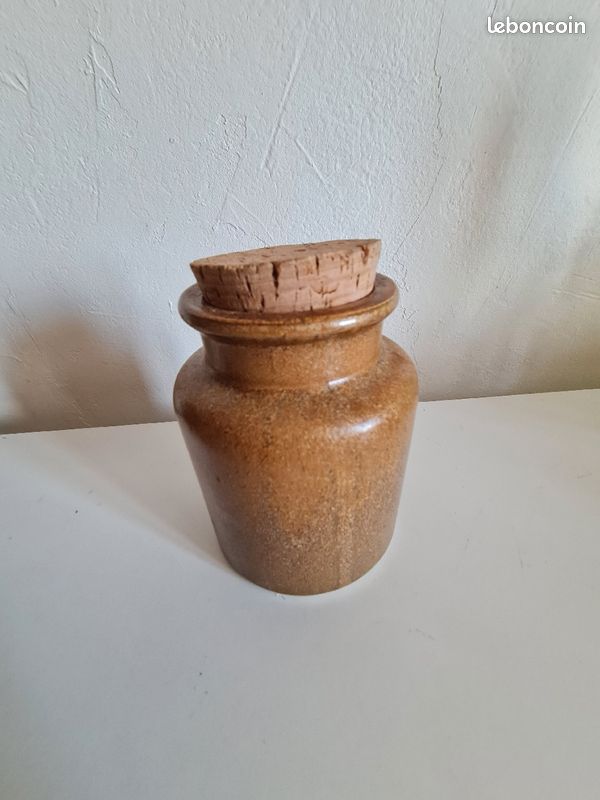 Pots (image 2)