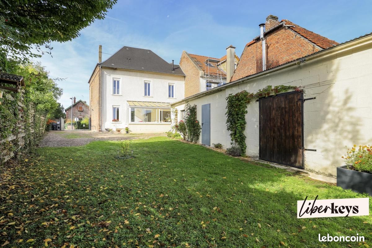 Maison 6 pièces 180 m² · à Saint-Léger-lès-Domart · 180 m² · 238 500 €