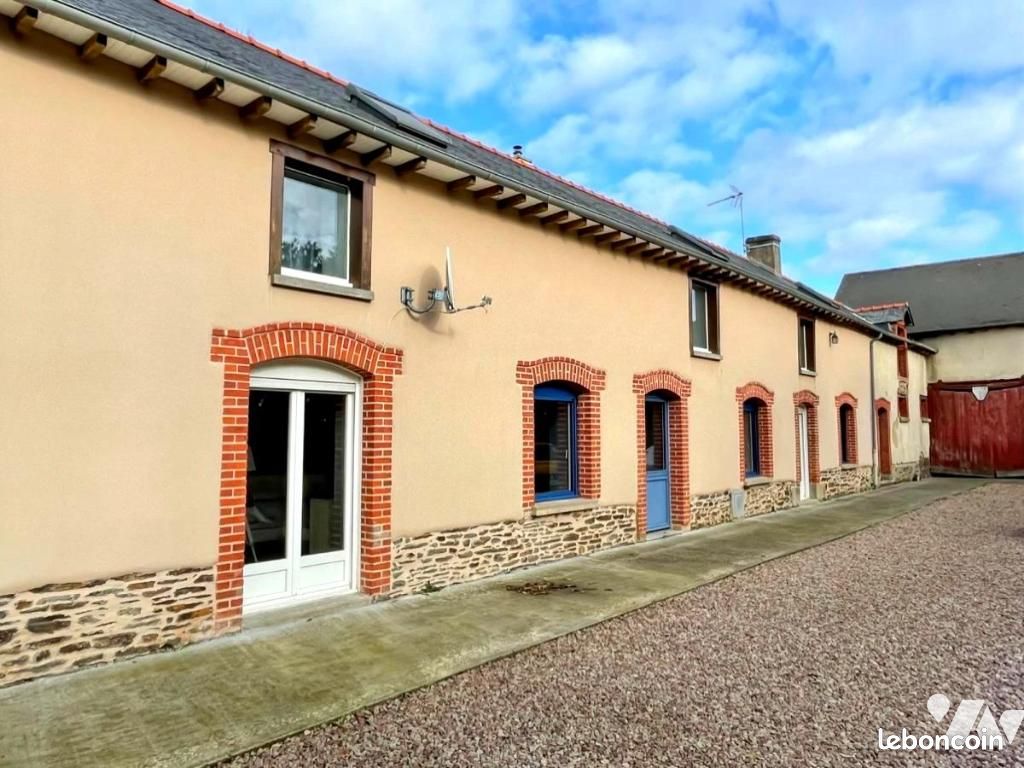 Maison 9 pièces 250 m² · à Montauban-de-Bretagne · 250 m² · 367 750 €